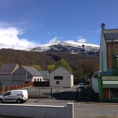 Mount Pleasant B&B เคอร์นาวอน ภายนอก รูปภาพ