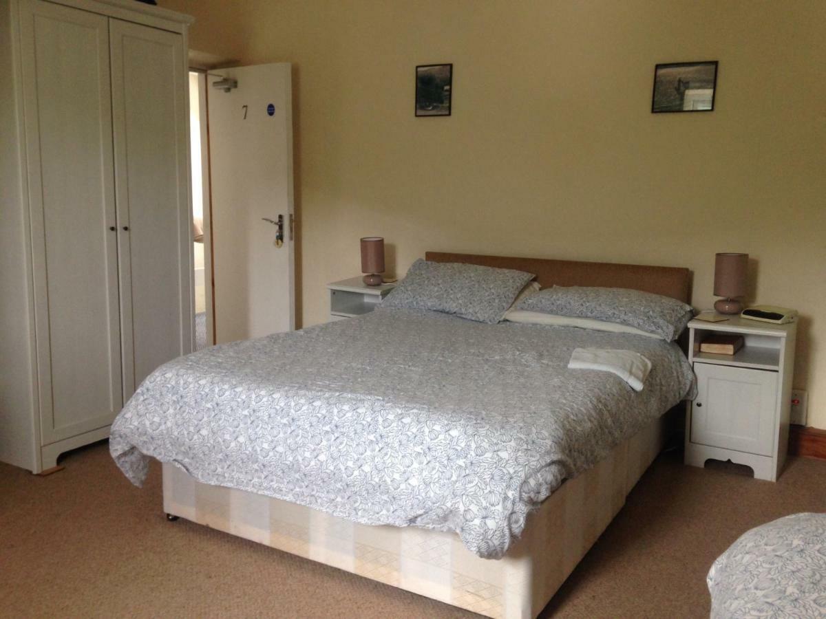 Mount Pleasant B&B เคอร์นาวอน ภายนอก รูปภาพ