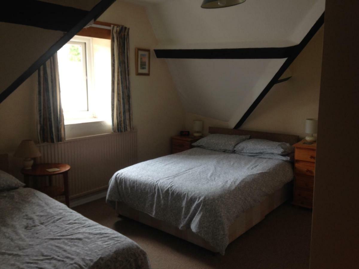 Mount Pleasant B&B เคอร์นาวอน ภายนอก รูปภาพ